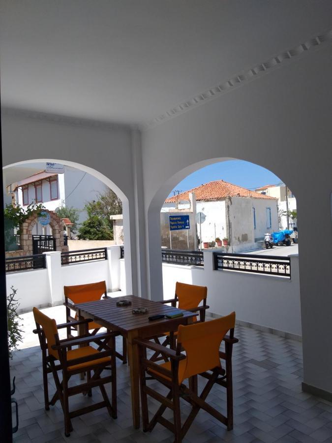 Gialos Rooms Élaphonèse Extérieur photo